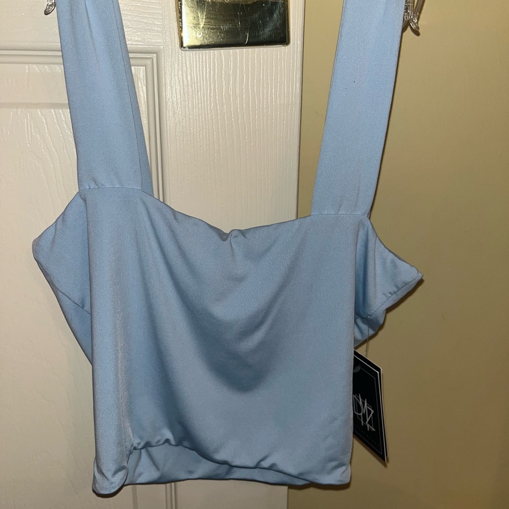 *BRAND NEW* Dressmezee Women’s Crop of the List Top in Baby Blue - size Medium